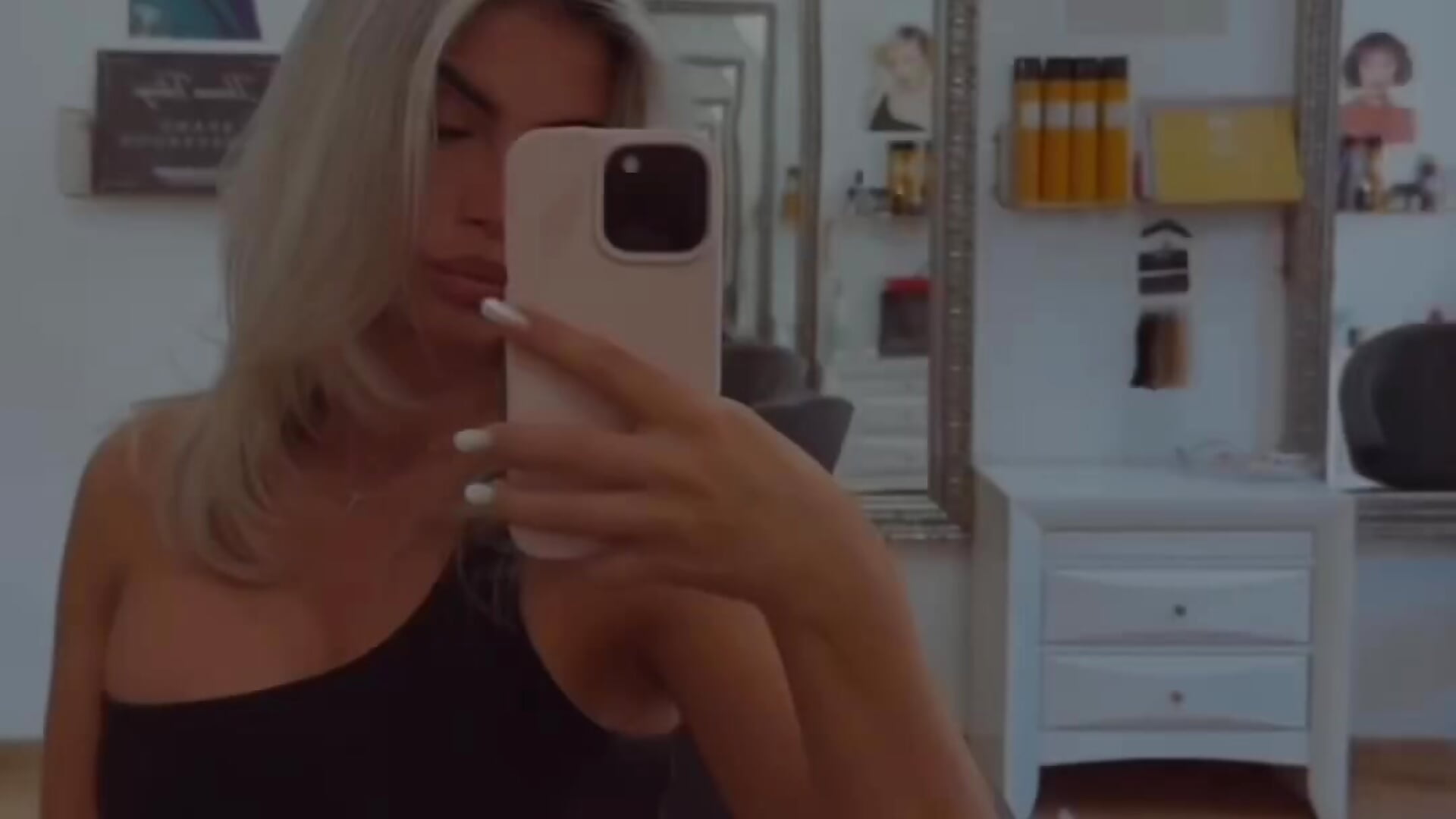 🤭 - Vídeo de Lellie__, modelo de vídeos