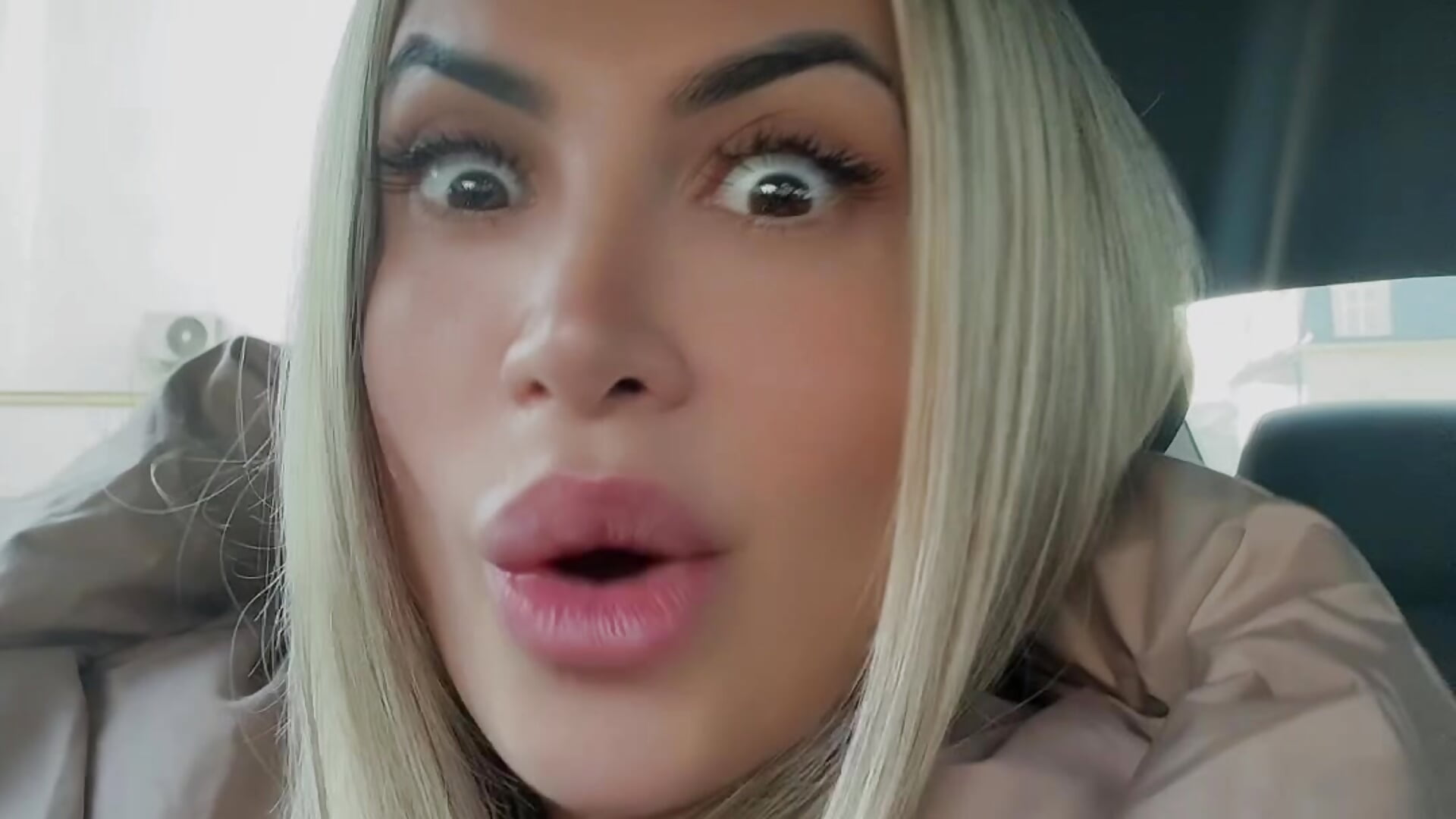 🤦🏼‍♀️🤣 - video di Lellie__ modella di cam