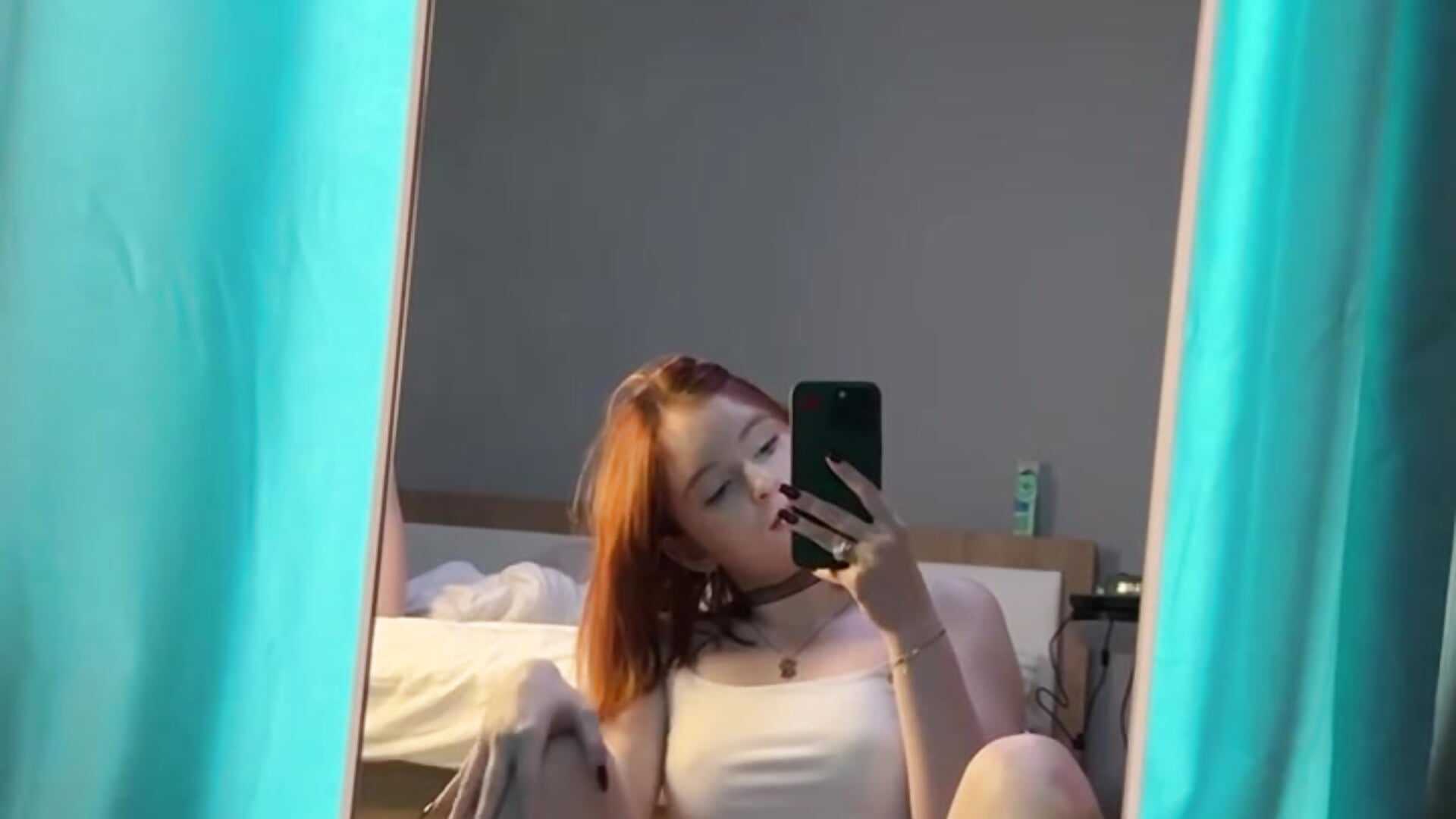 Teasing girl - video by Snega_Ginder cam model