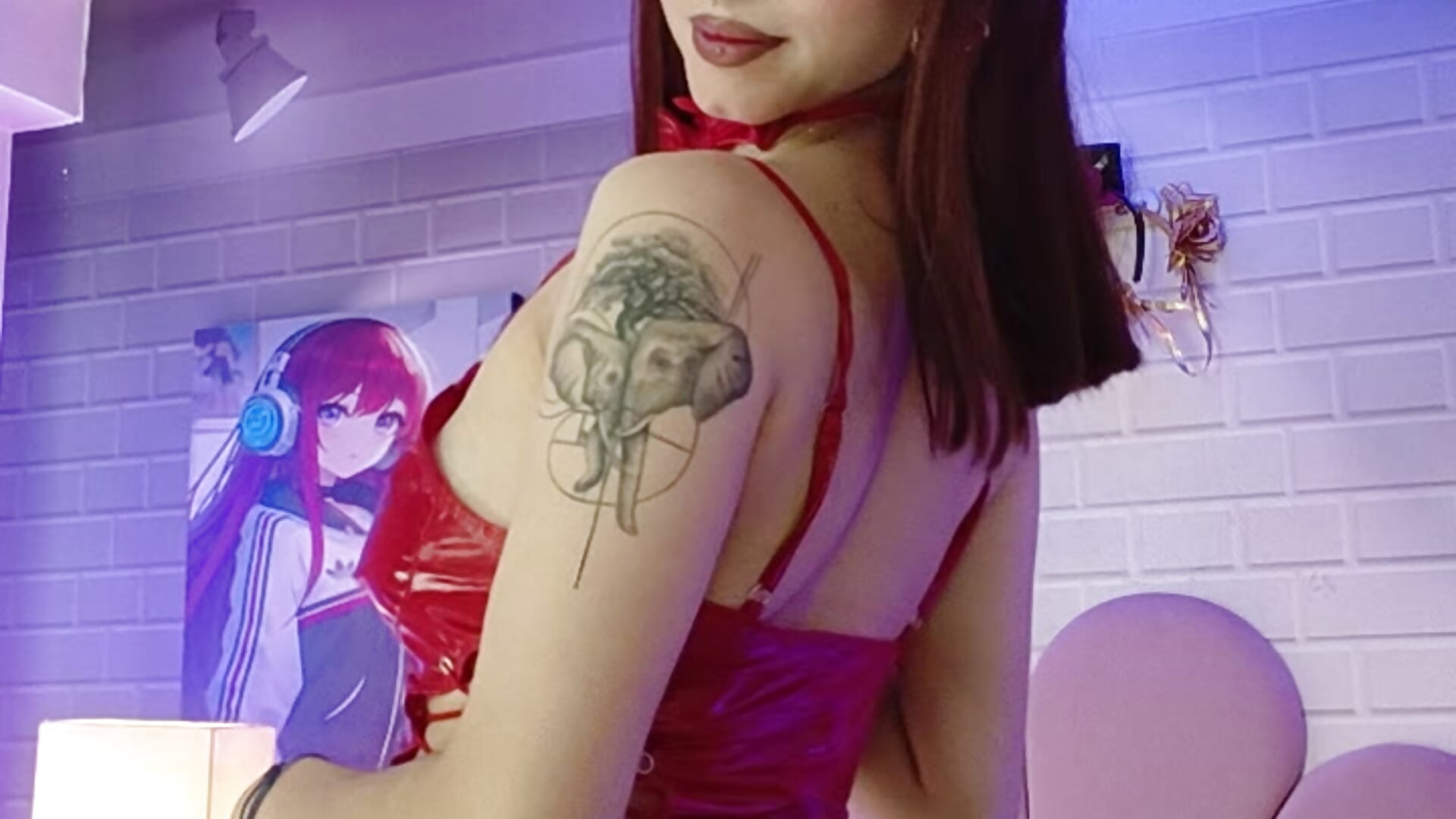 Little Red Bunny👀🥰 - vídeo de la modelo de cam katellyrose