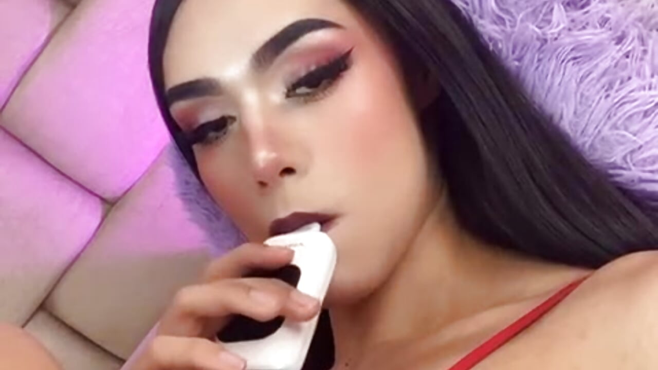 tell me how pretty I look to you - video van DANIELA_CADAVID_ cam-model