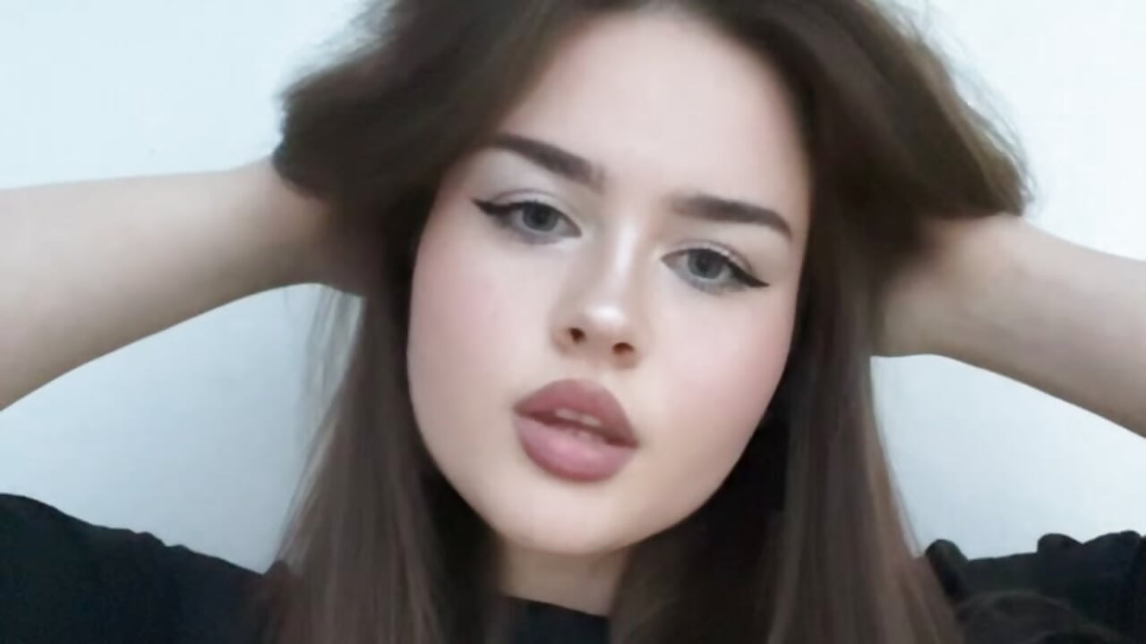 😏 - video by Charming_huntress cam model