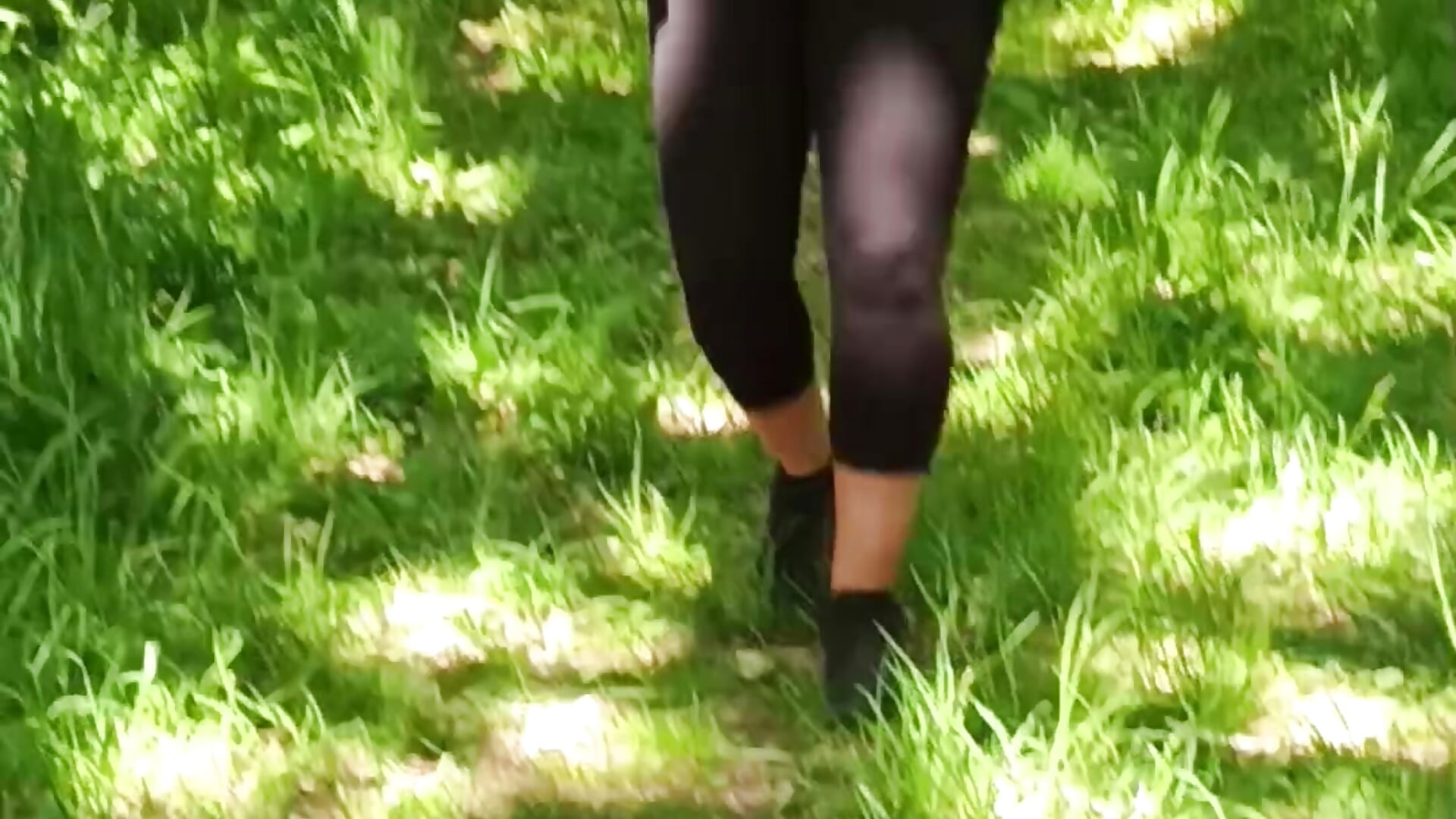 Euter schwingen im Wald - video by HotSilli152 cam model