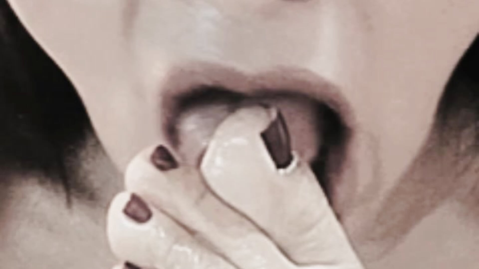 Steps of Temptation: Traces of Desire