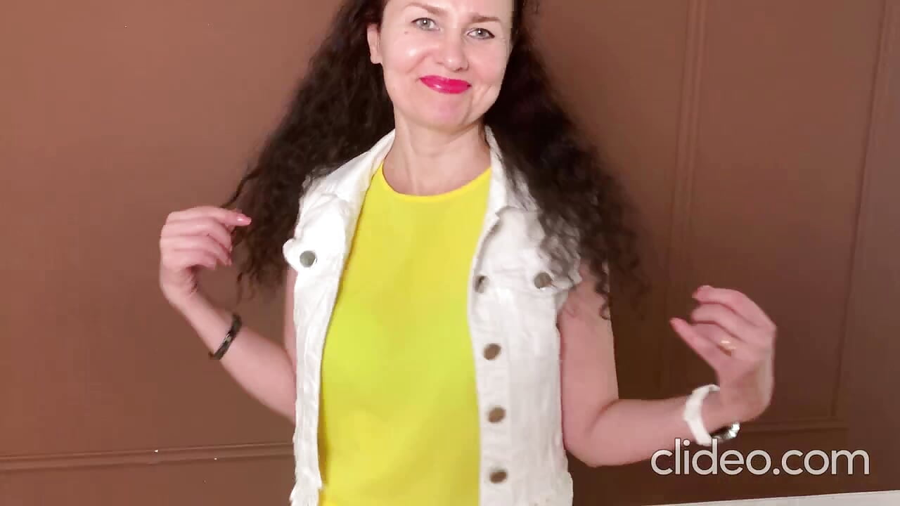 It's impossible to stand in front of these legs – video modela na kameri Miroslava_Happi