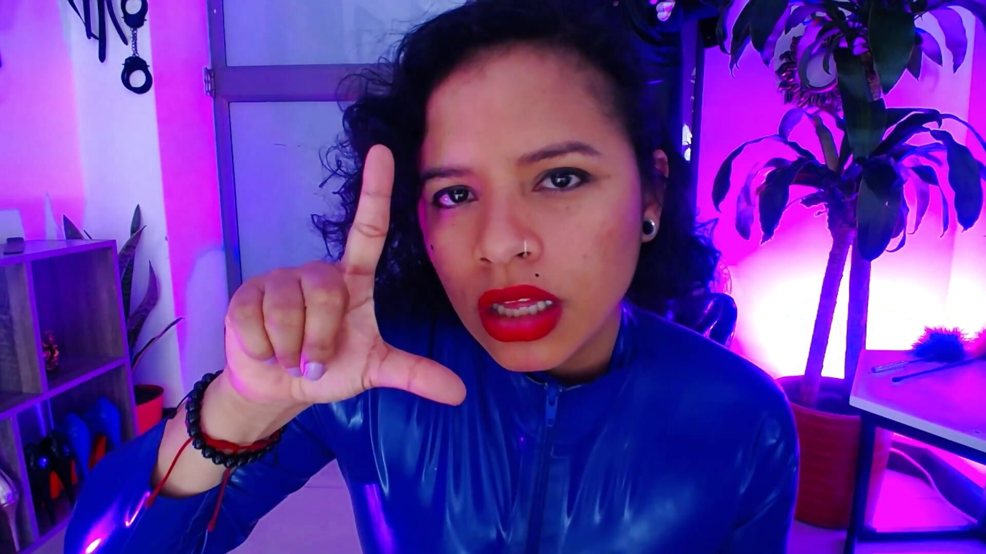 LOSER SIGNAL (L) - video by saralovens cam model