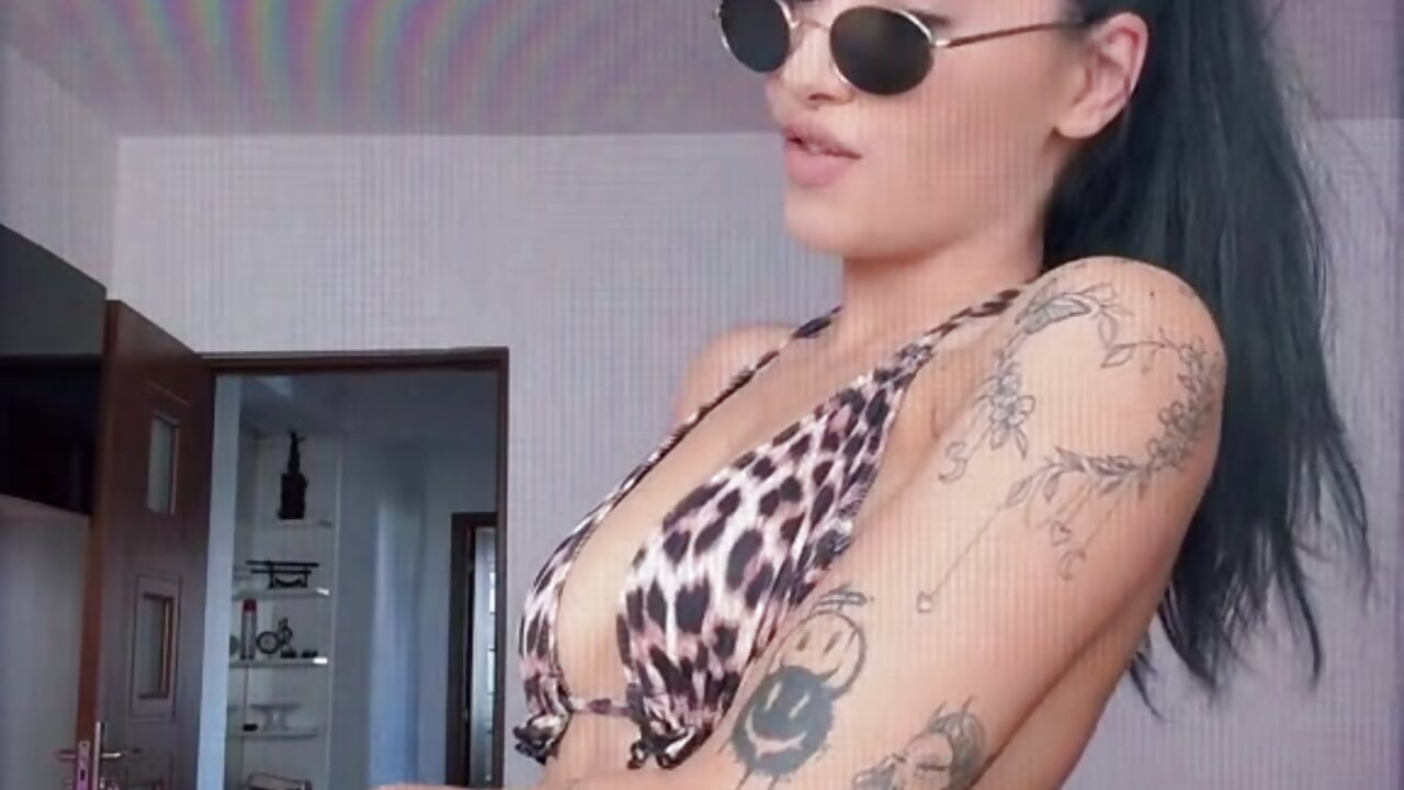 😈 - video by Foxy_Rosee cam model