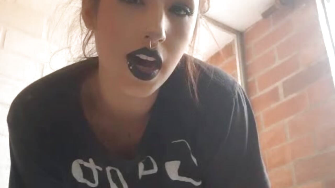 Happy friday!! ☠👄 - video by Nyx_Blackmoon cam model