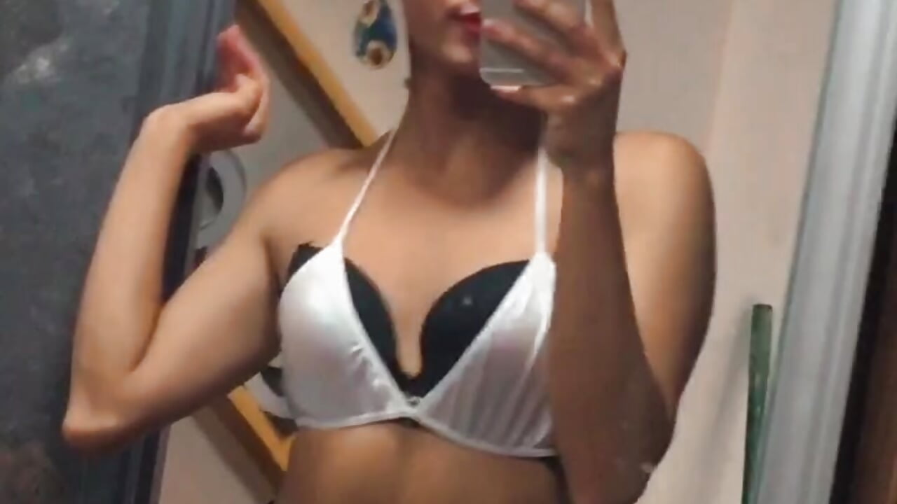 profile-intro-video-1761343446 - mchissexx adlı kamera modelinin videosu