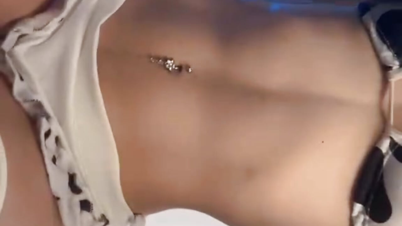 WhatsApp Video 2026-08-06 at 2,29,32 PM - video di sussanx modella di cam