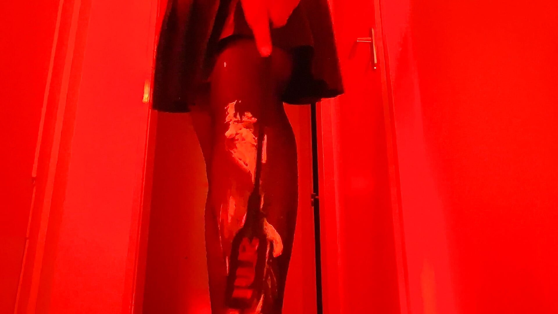 Creamplay > in latex kink fetisj - video by justtess cam model