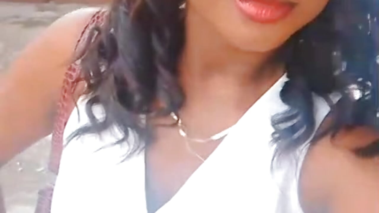 For the University - video van Daphnewalker__ cam-model