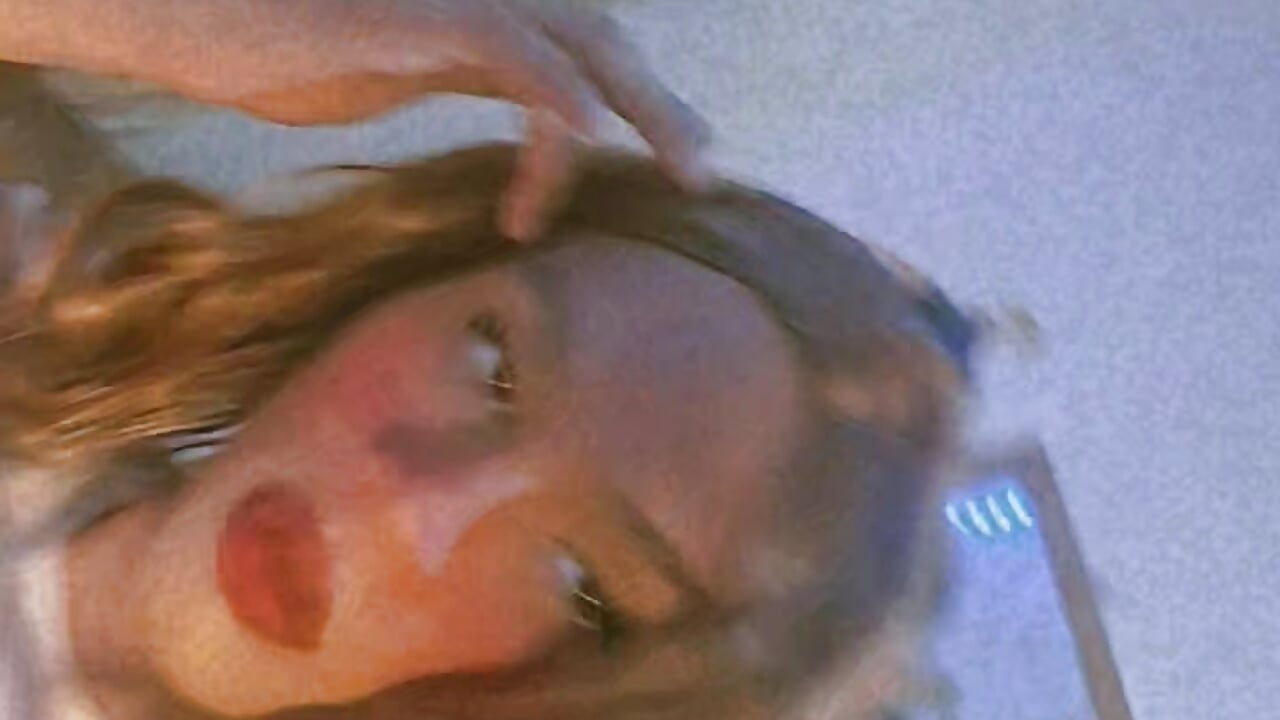 Intro Video — filmik The_velvet_Sandra, modela(-lki) na kamerkach