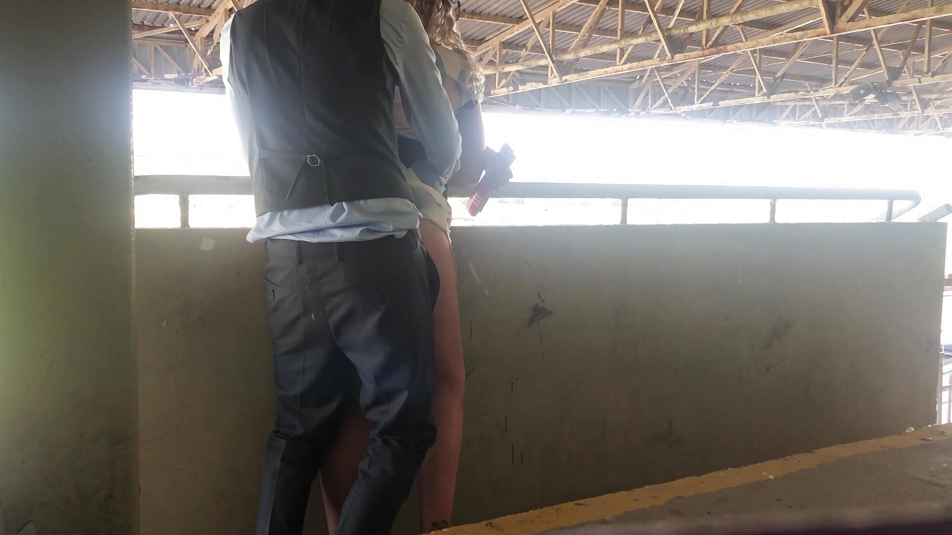 Fun at the horse races - Vídeo de IrishxBrit25, modelo de vídeos