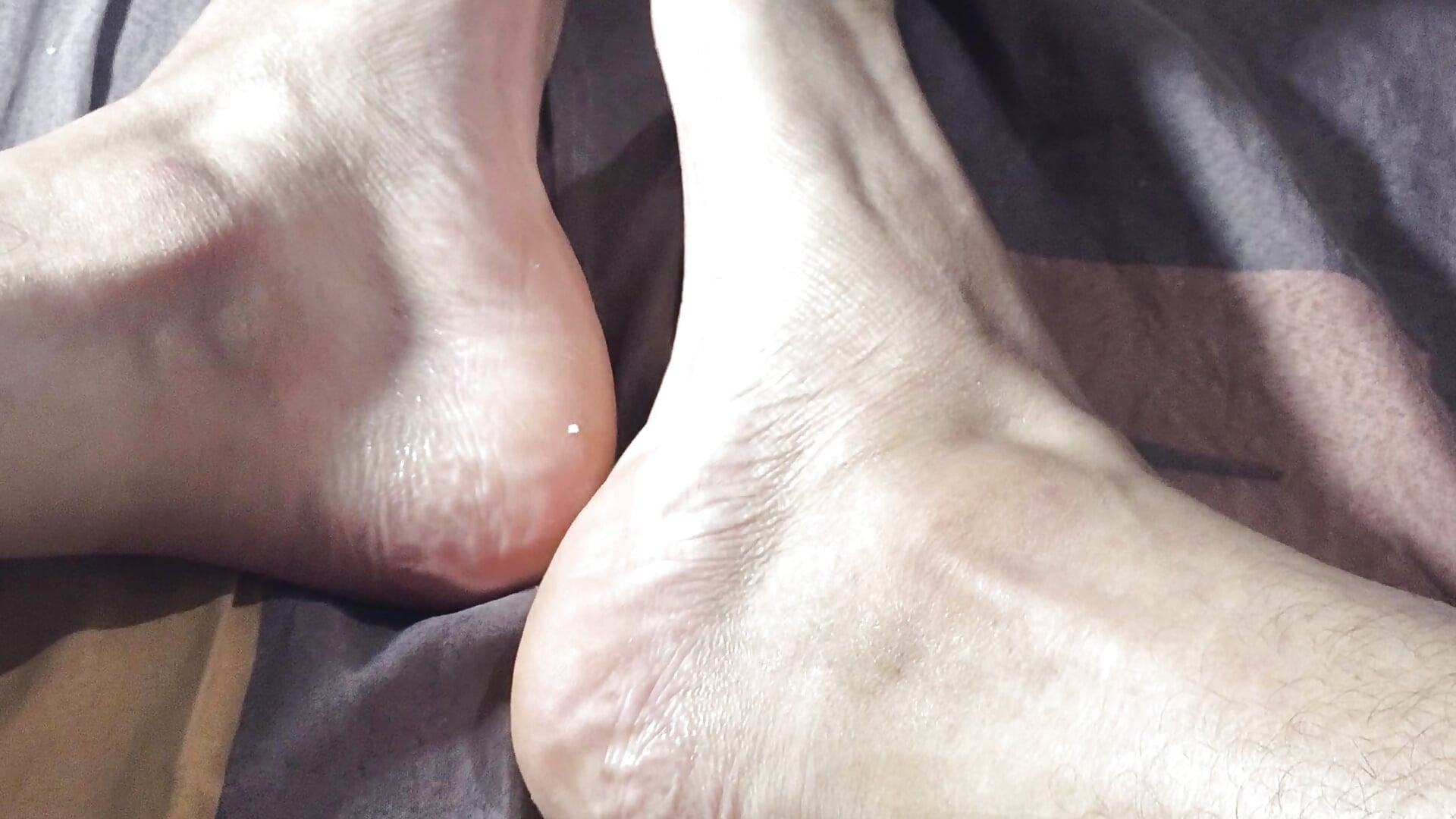 رجلي my feet－カメラキャストのZayd_Ali-Gの動画