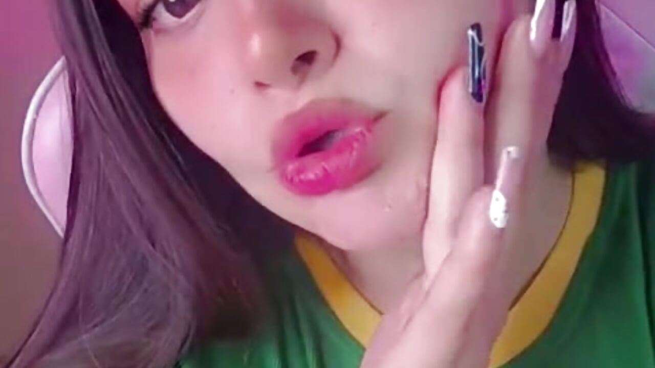 <3