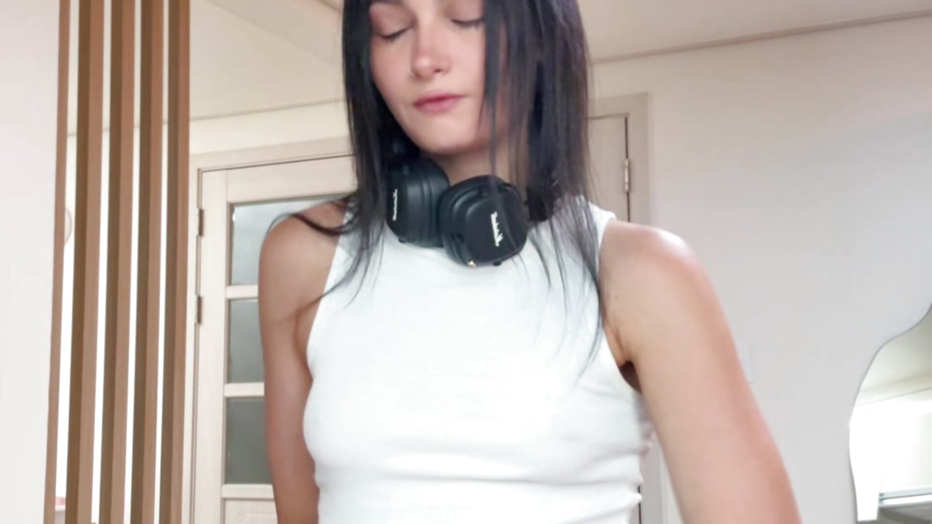 Dance - lunalovelee 캠 모델의 동영상