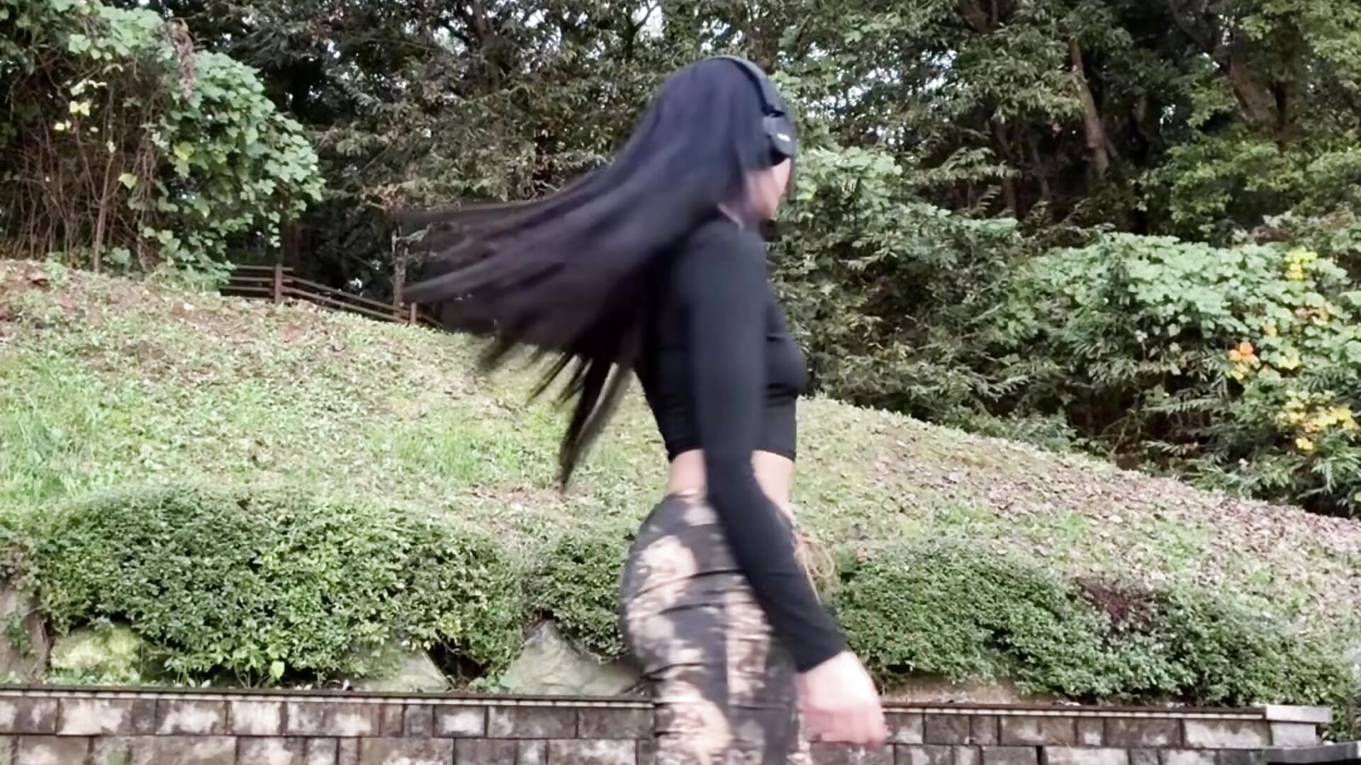 I’m outside 💋 - lunalovelee 캠 모델의 동영상