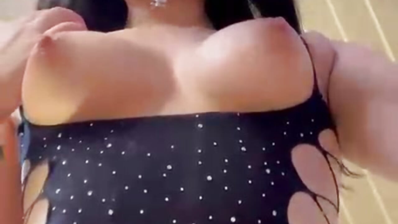 What's the view like from down there?😏 - video oleh model kamera Miller_Vanessa_
