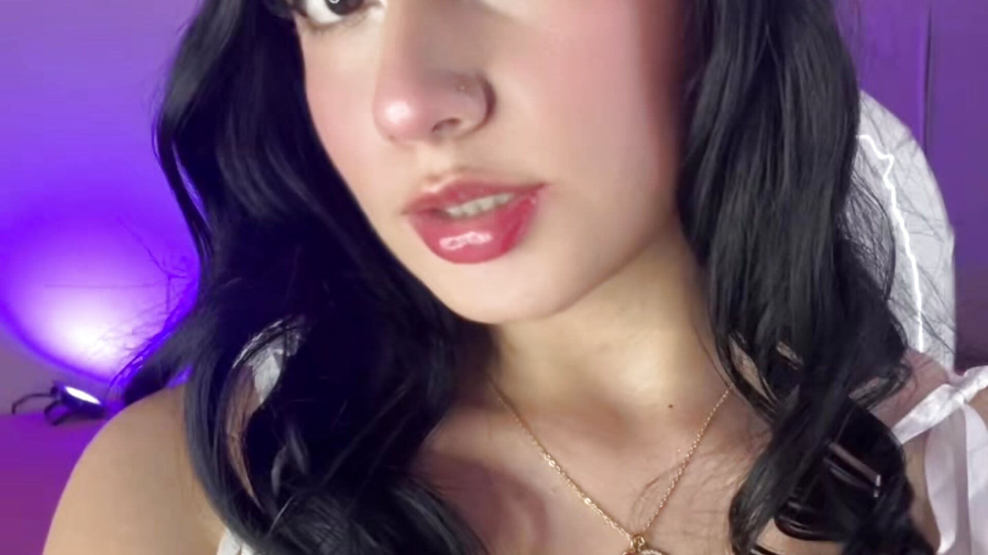 Welcome To my room 🥰🩷 - video by Miller_Vanessa_ cam model