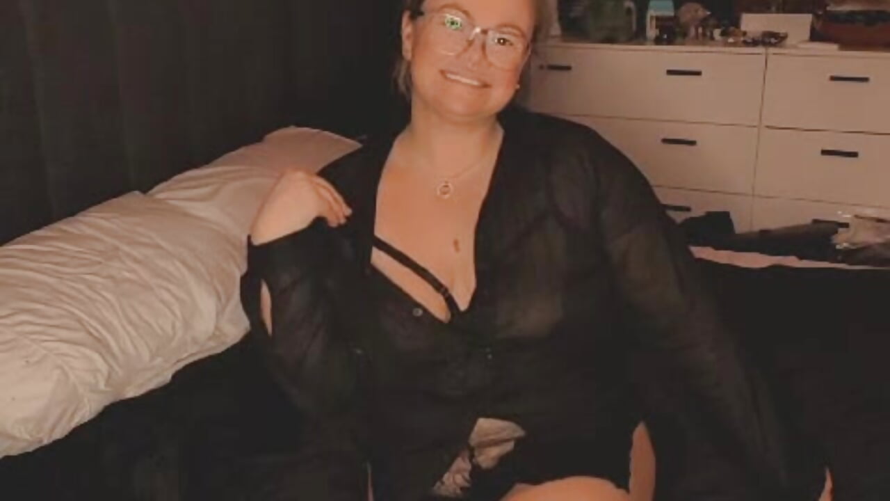 09889025-b796-4013-b4b5-05a40a0bde49 - video by Ivyraye cam model