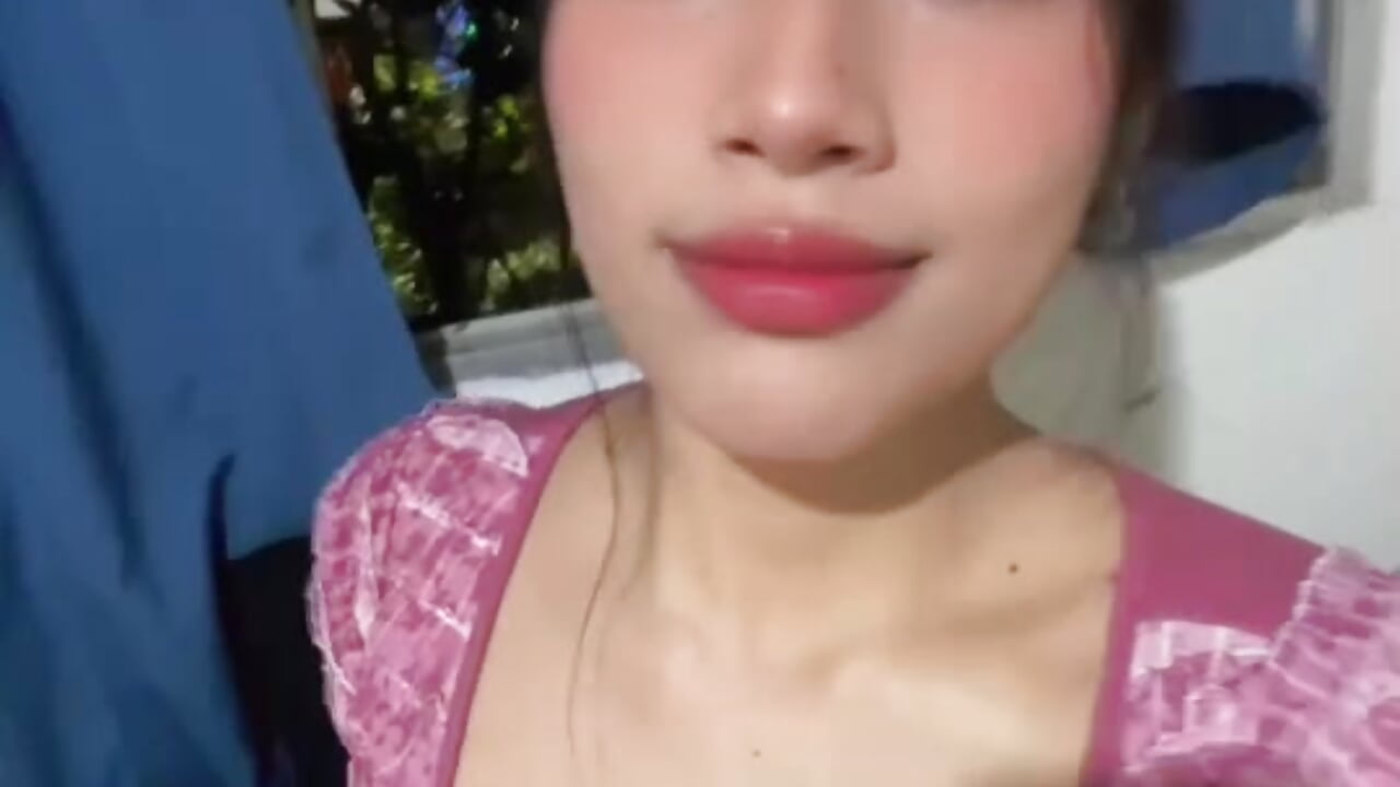 <3 – video modela na kameri YesyHills