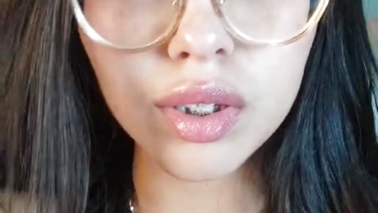 Lose yourself in my gaze 😏 - video by Sky_blue__ cam model