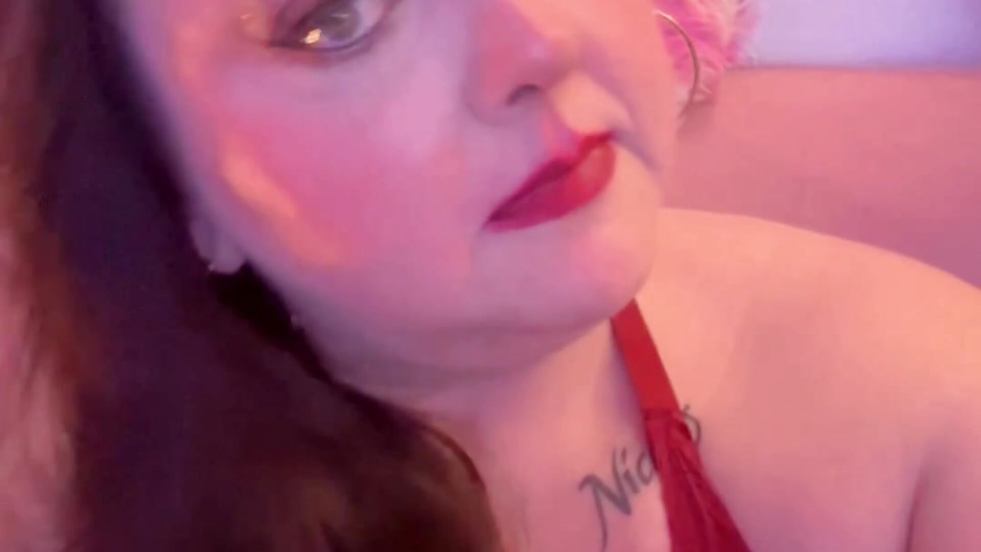 2527b0db8a61435e8ba3182328965345－カメラキャストのMorganExclusiveの動画