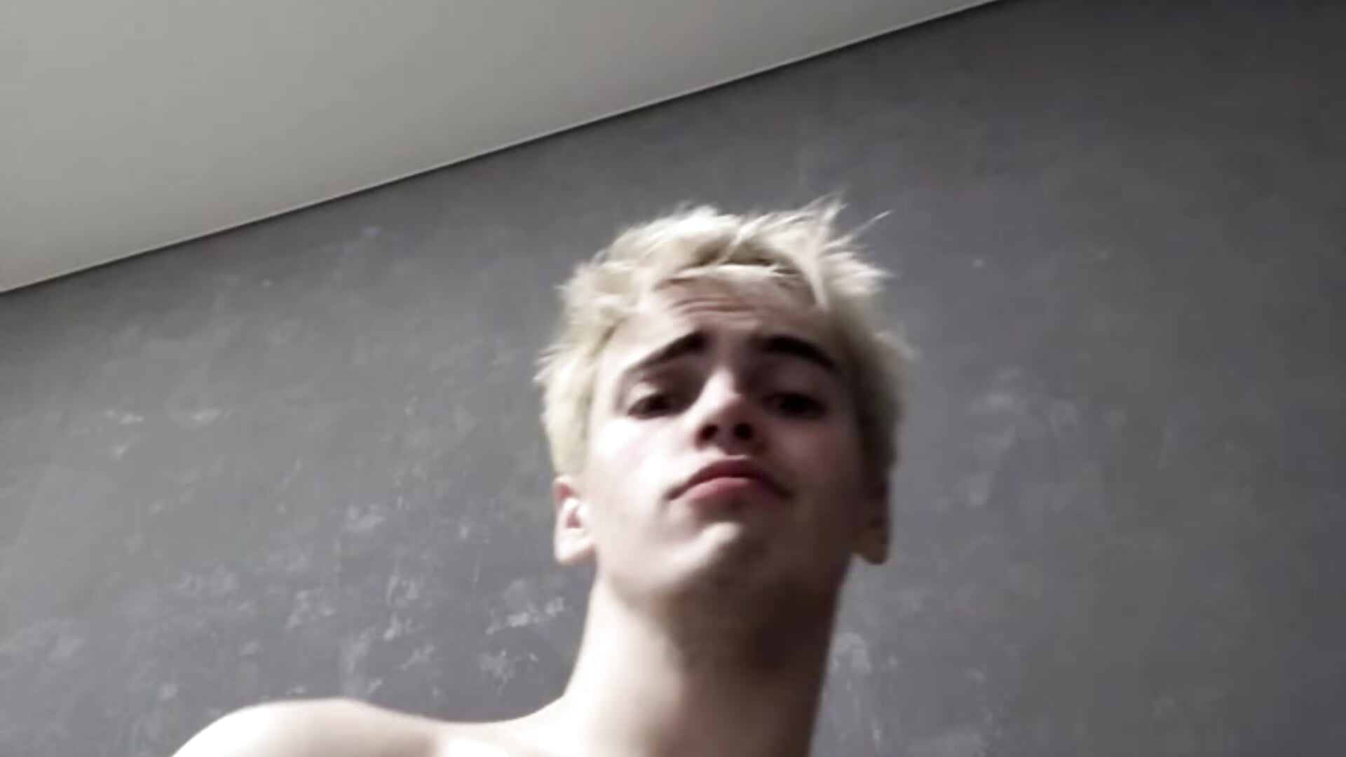 I like to shoot tiktok🤩🥵 - video by EdwinBlaze cam model