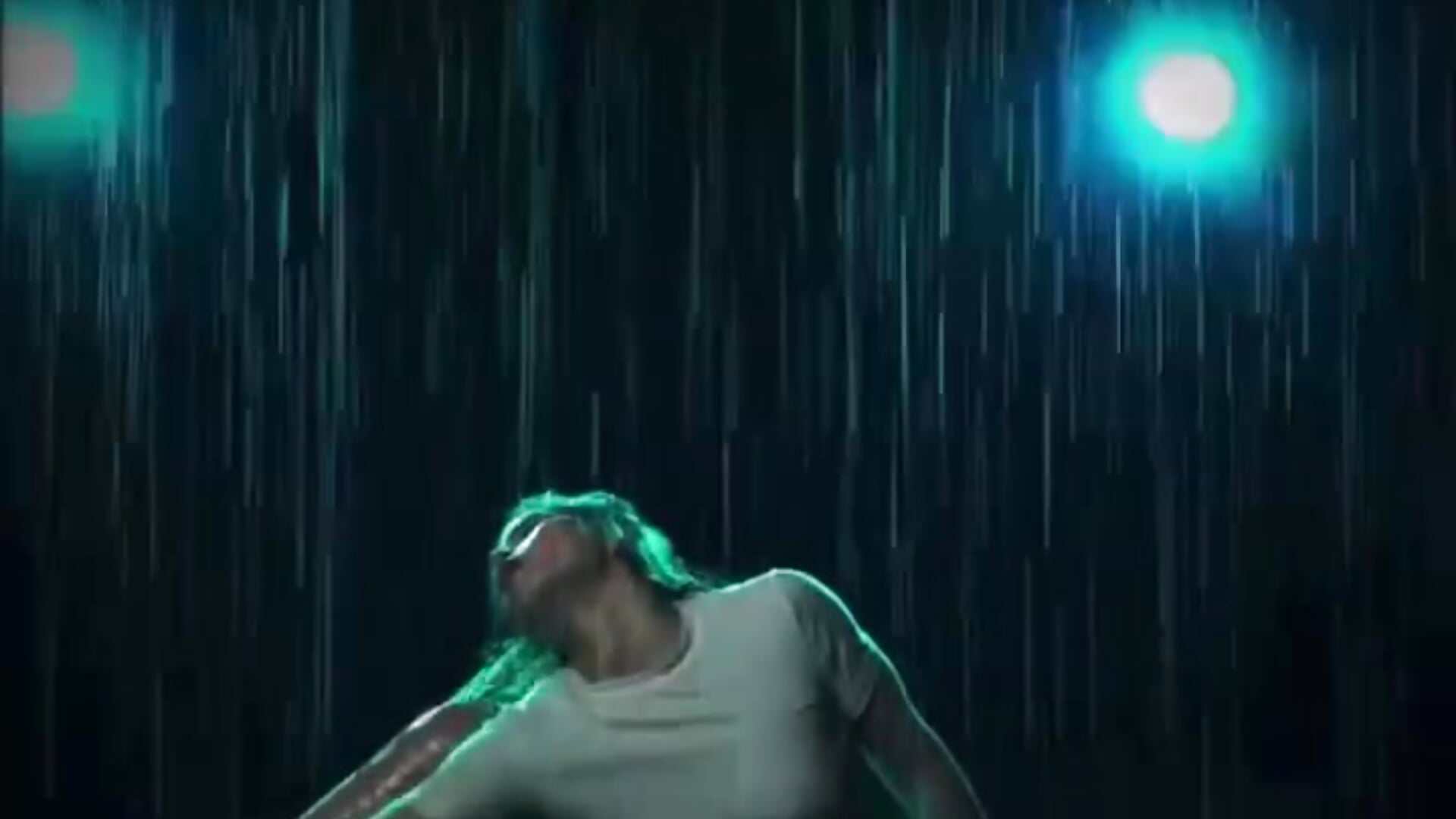 Dance in the rain! - clip cu TaiteBayles model videochat