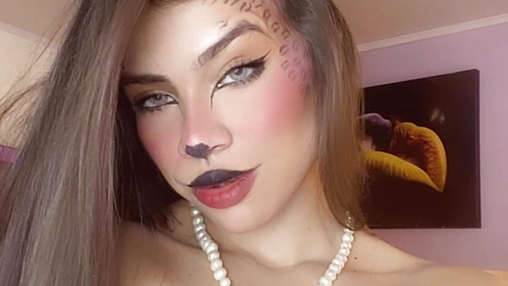 Your cat - video by Annie_rhoades cam model