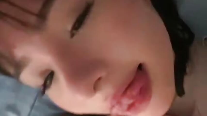 "Let’s make this night unforgettable… come closer."－カメラキャストのJulieta_privの動画