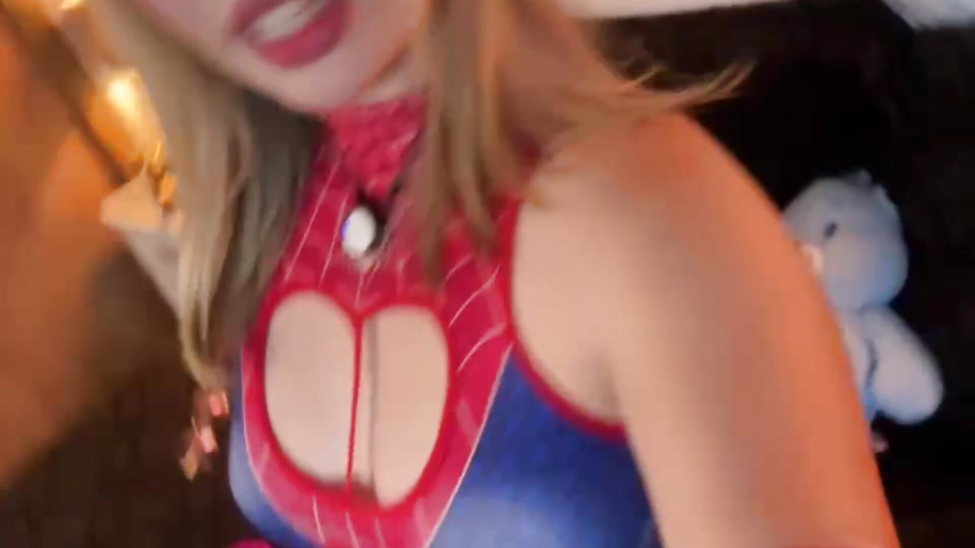 your favorite superwoman (˶˃ ᵕ ˂˶) - video di Julieta_priv modella di cam