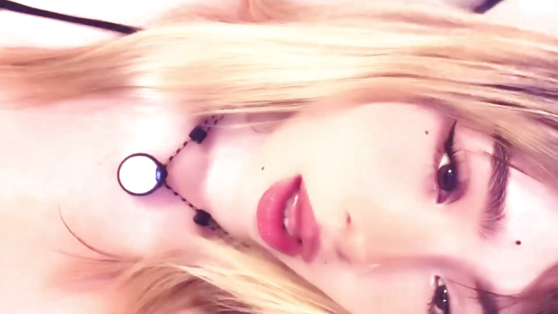 Misbehaving because I know you love it... 😇🔥 - vídeo de Julieta_priv modelo de câmara