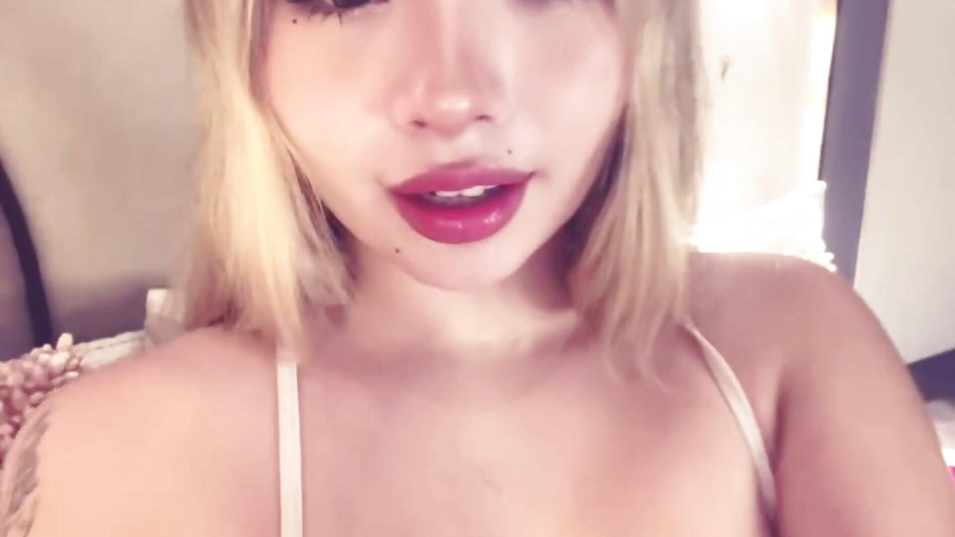 I feel lonely... Can you keep me company? 🥺🎀 - video by Julieta_priv cam model