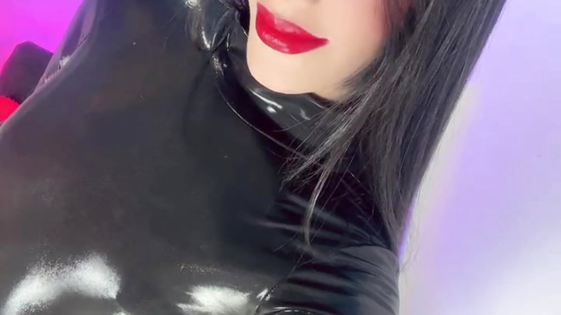 In Latex❤️‍🔥 - video by Aleshkastone cam model