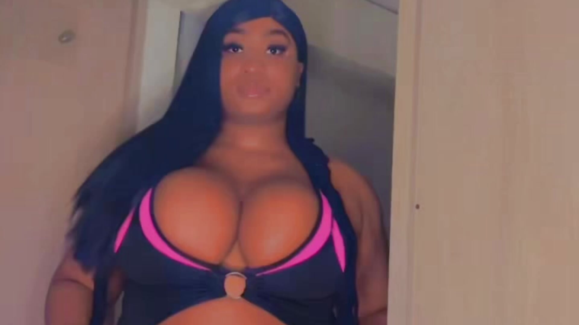 Make me yours, daddy😍 - vídeo de KimberlyBigBoobs modelo de câmara
