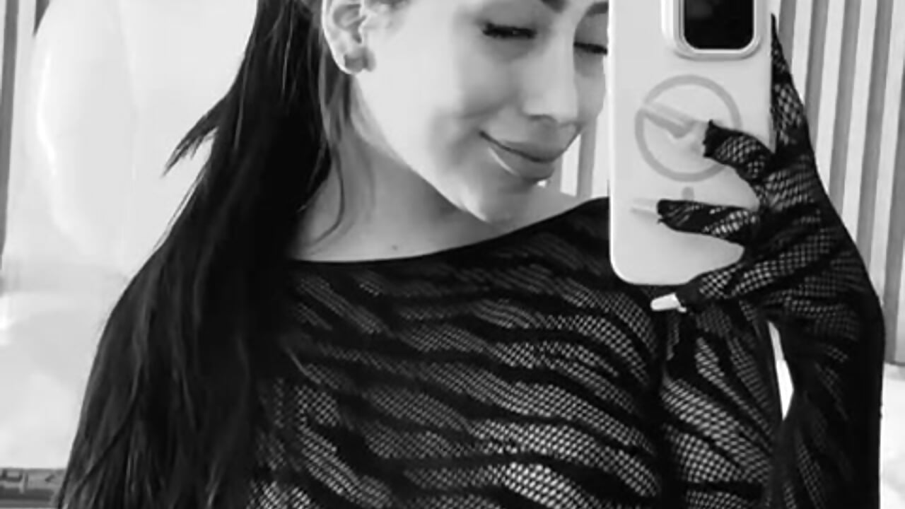 hey cute, I wish I had you here - clip cu MelanieHillss model videochat