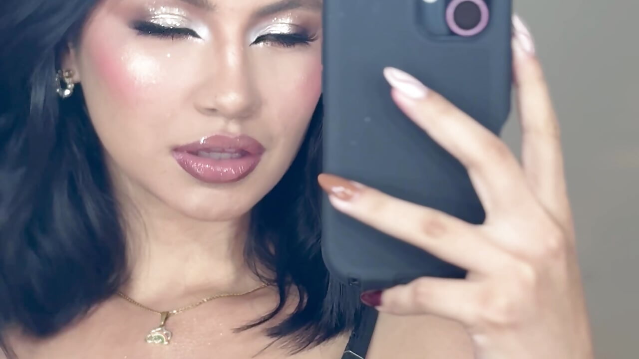 🩷 - video by Violett_11 cam model