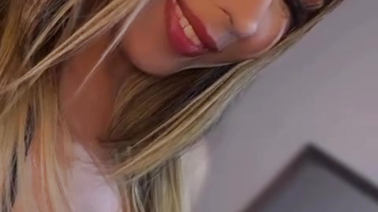 Me 🍓 - 視頻由 MiaMistrex 主播提供