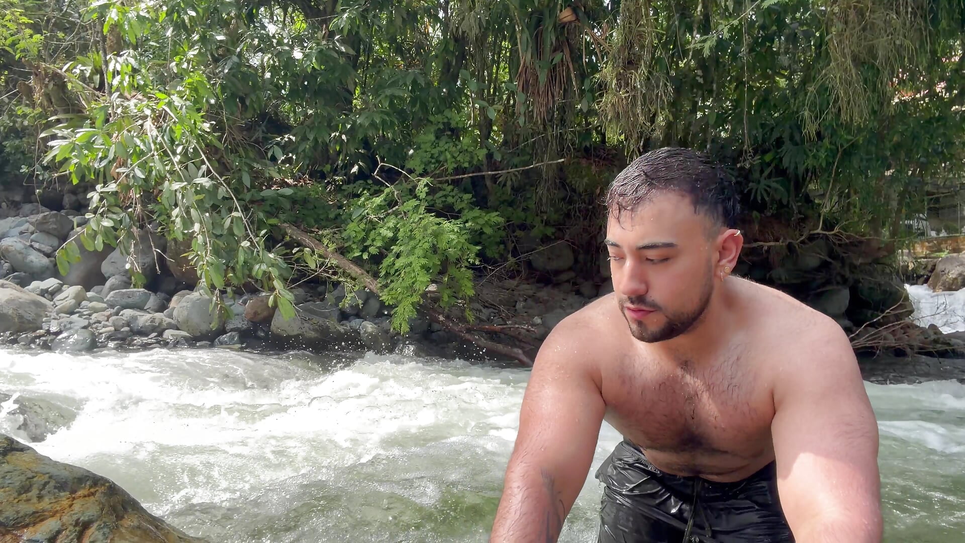 Naked in the river  🐻🍃🔥💦