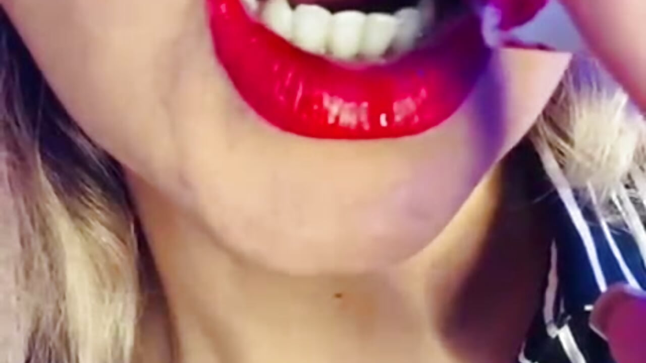 😘🥵😈Smoke with me 🔥😈🥵 – video od webkamerové modelky Azaahara_