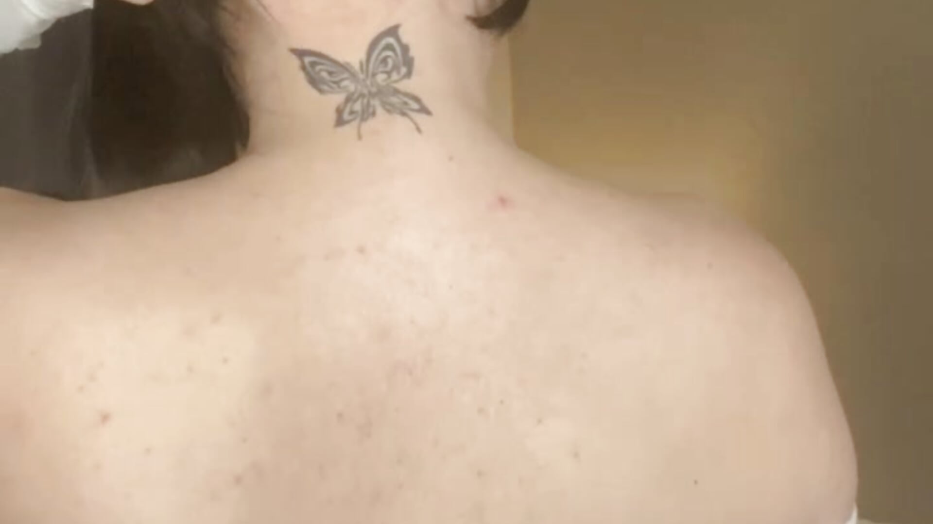 A tatoo reveal!