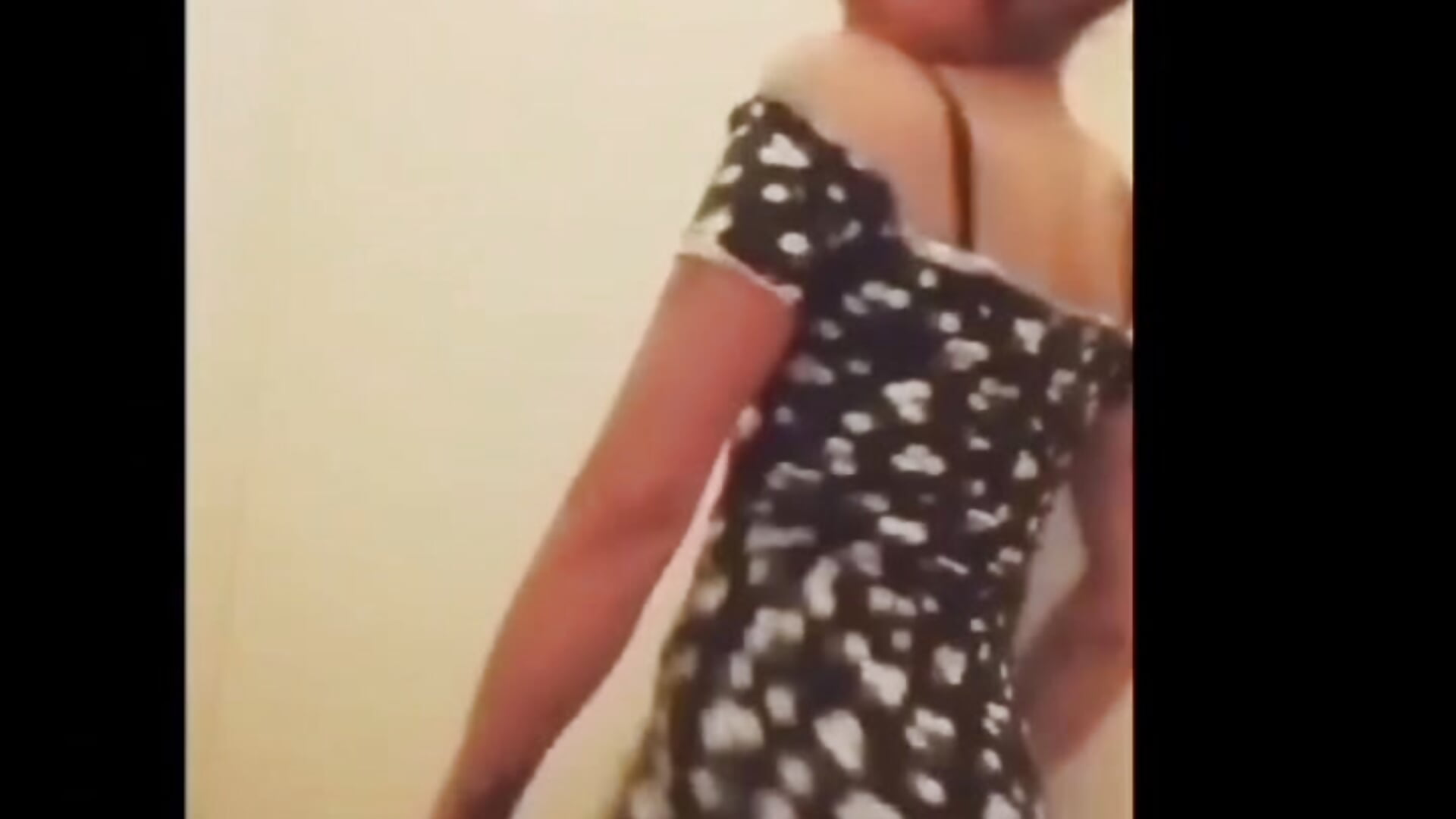 Baile corto pero sexy - video by flaquiita69 cam model