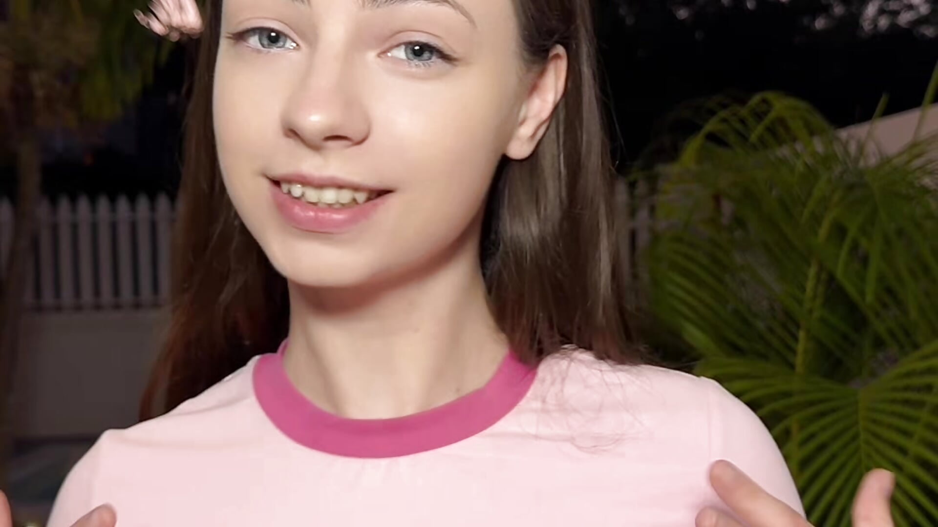 🤪 – video od webkamerové modelky Sunny-Elly
