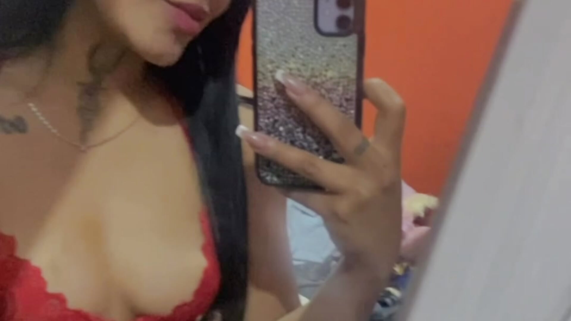 202A562C-B51F-44A0-9B5B-E01342A88C60 - Video von Emily_sharlot Cam-Model