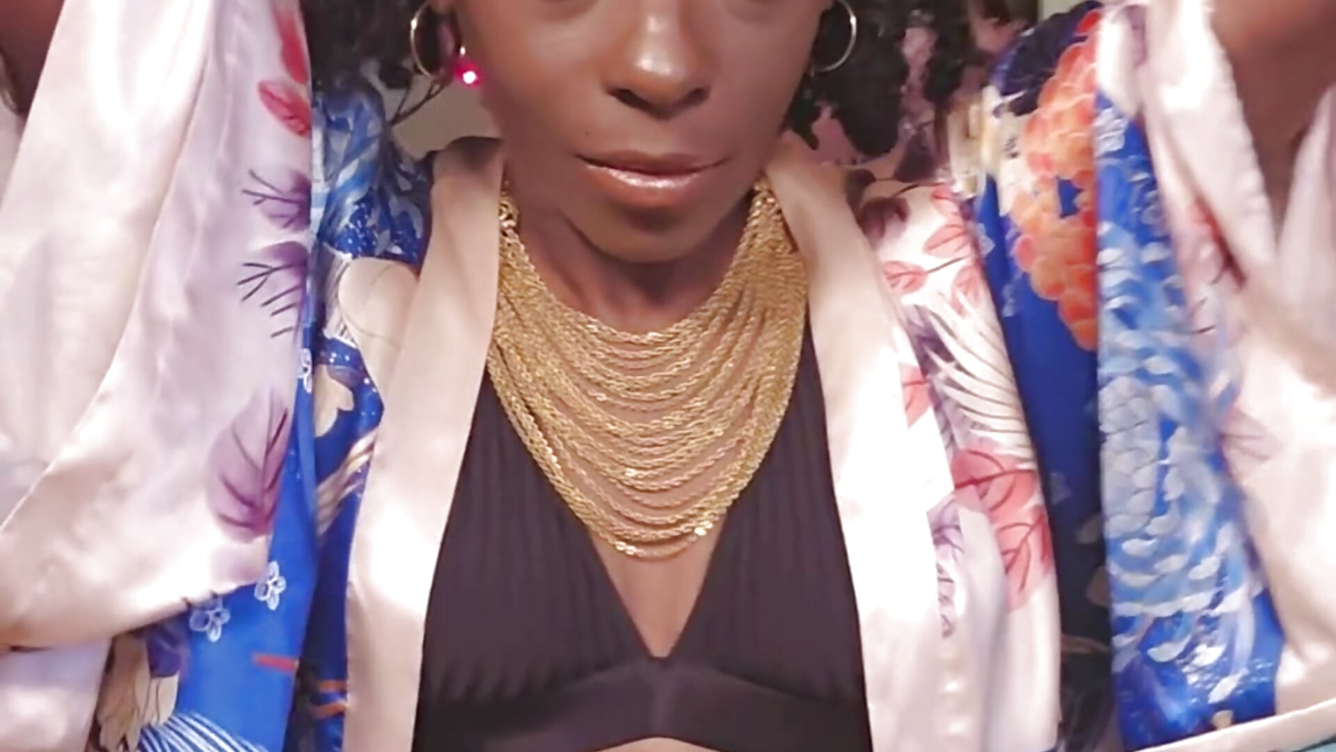 Hair Worship Black Bikini Gold Jewelry - vídeo de la modelo de cam TheSophiaMorgan