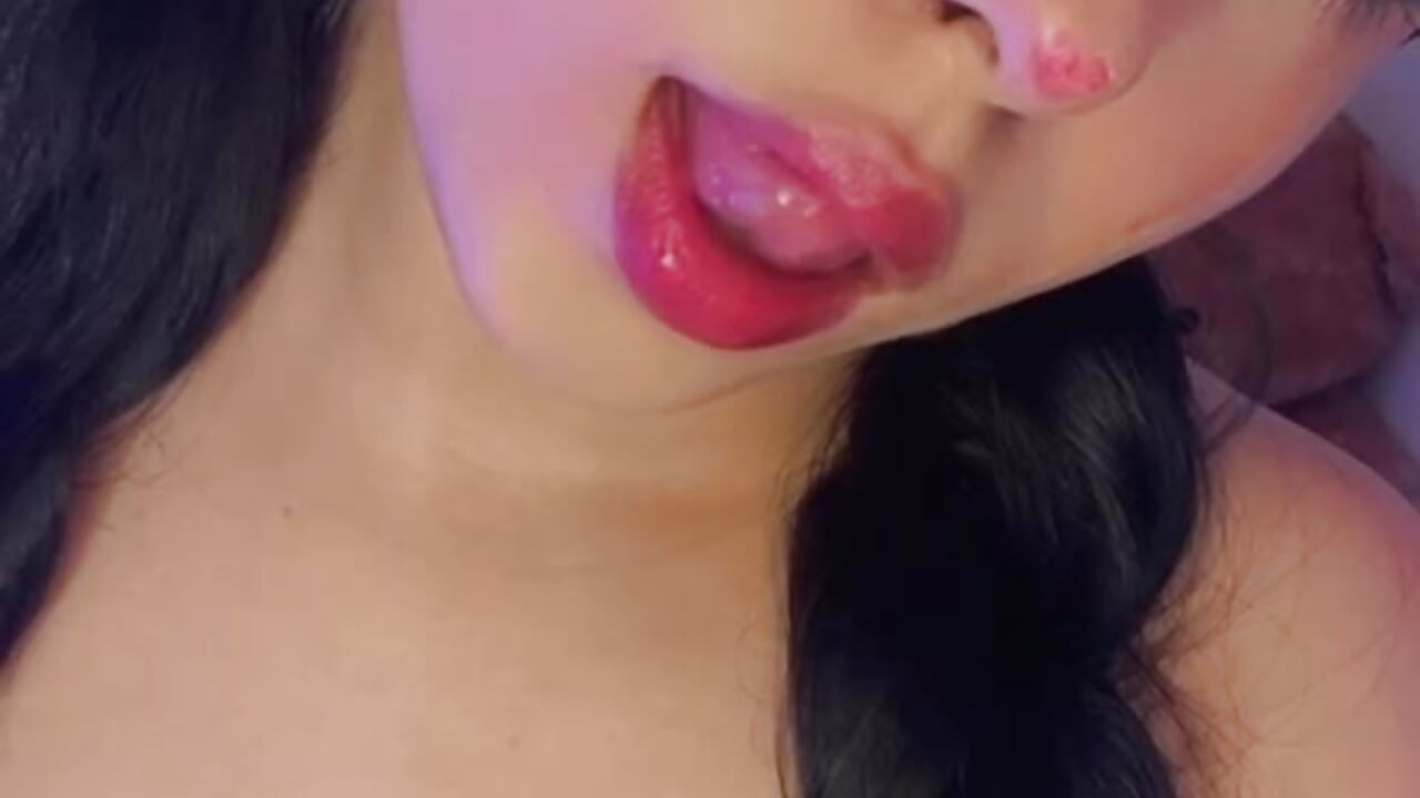 🍒 - video by Emma_Winslow cam model