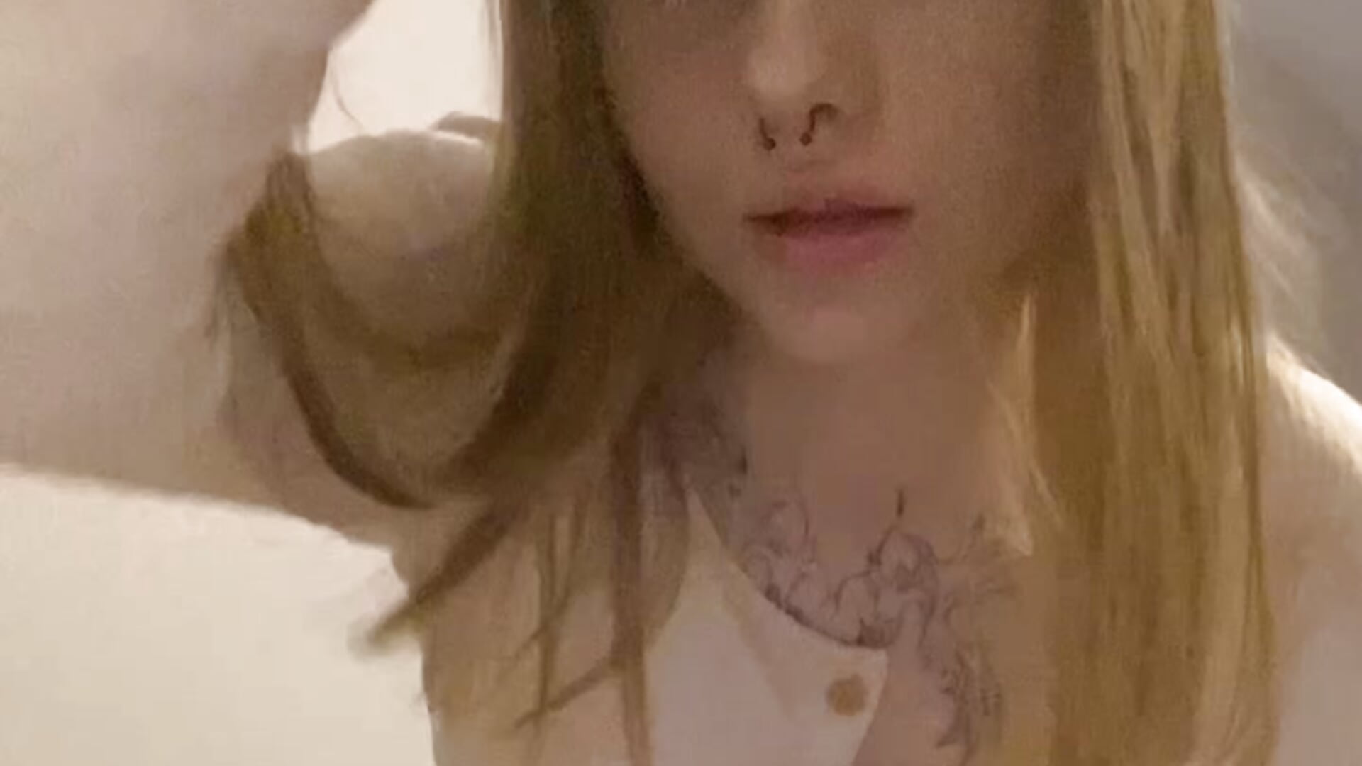 ^_^ - video by CarolinePepper cam model