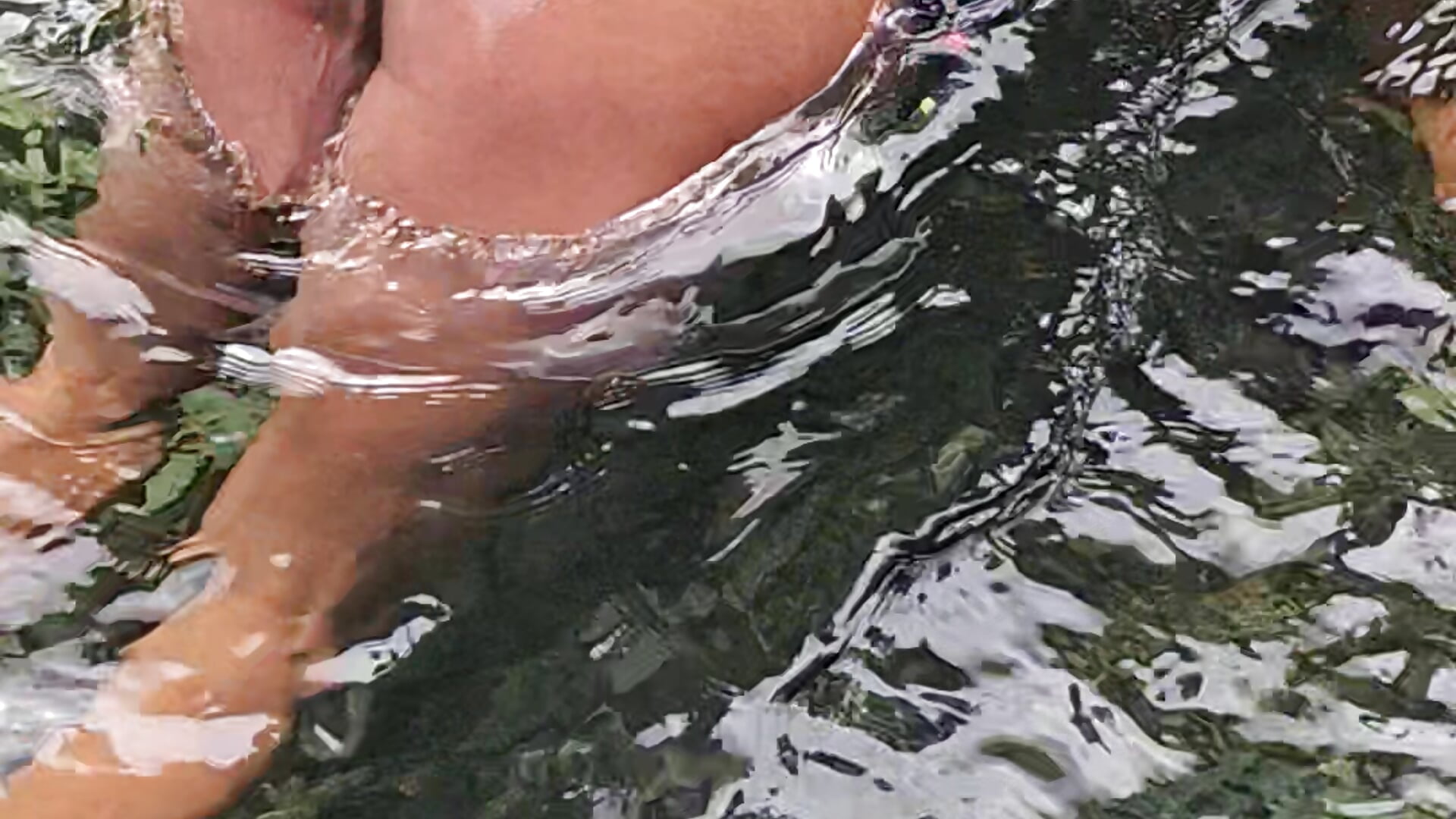 A rich twerkin in water